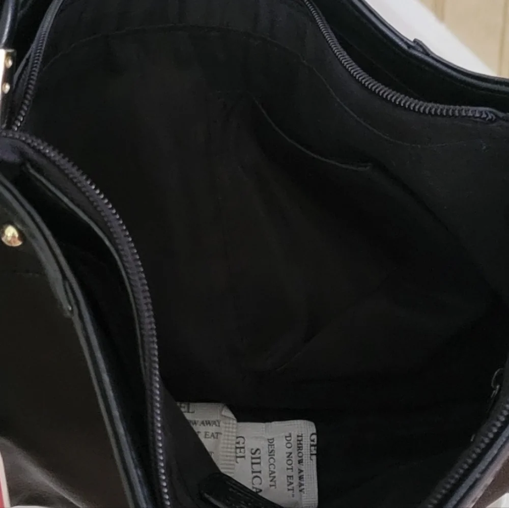 RELIC By Fossil Windsor Black Shoulder Bag Pocketbook